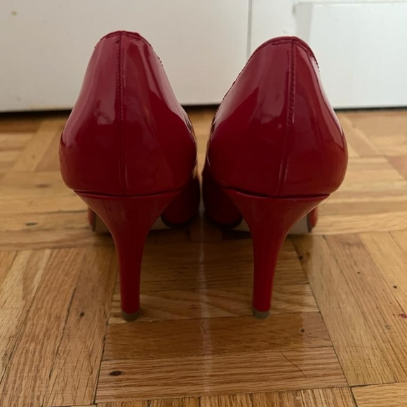 Shoes - Picture 4 of 4